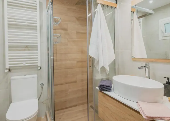 Celia's Apparntment * Serres